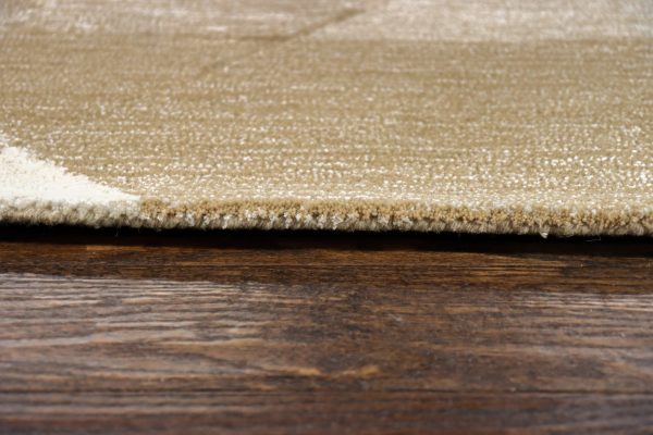 Bashian Greenwich R129-HG380 Beige Area Rug For Sale