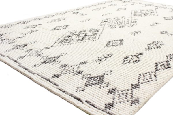 Bashian Marrakesh M133-BN24 M133-BN24-MFD Ivory Area Rug For Sale